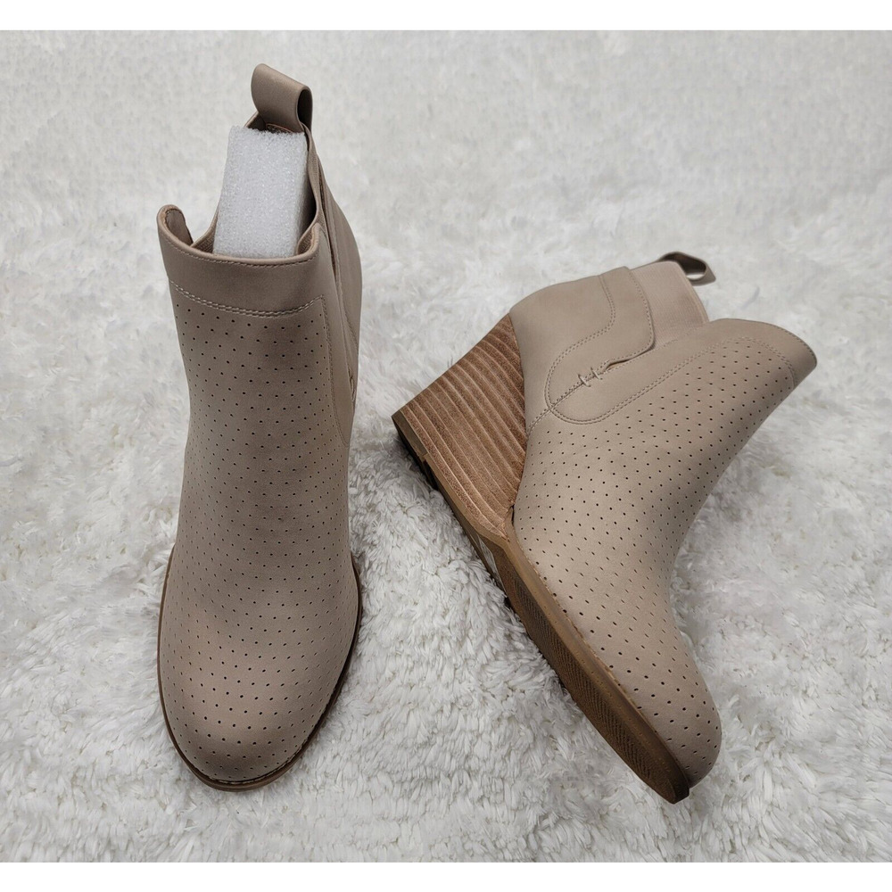 DV‎ Dolce Vita Gerdy Ankle Wedge Bootie Size 10 Perforated Faux Suede Neutral
